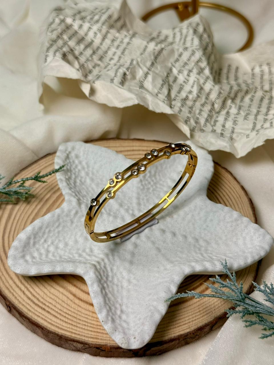 Double layer sparkle bangle