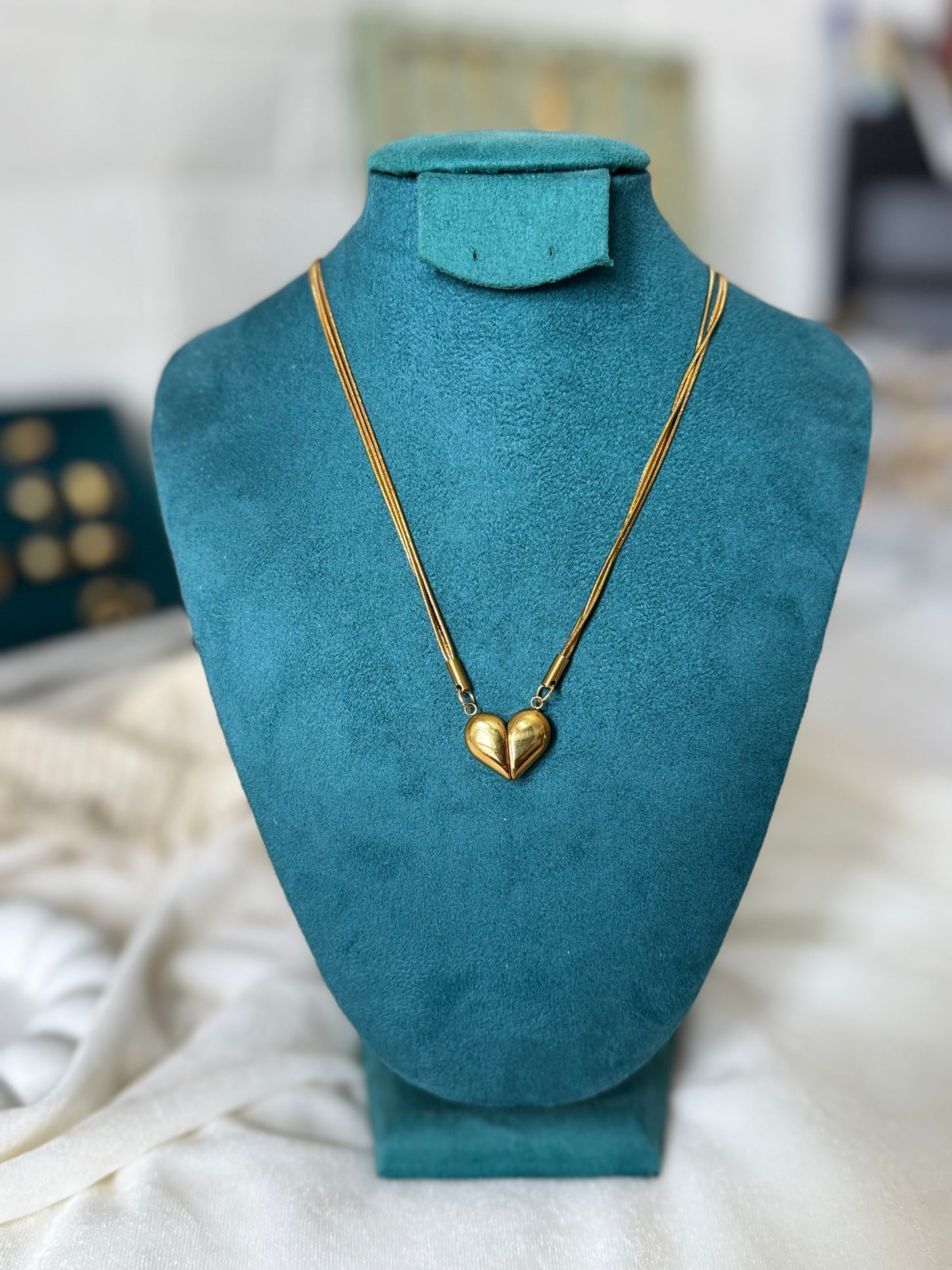 Magnetic Heart Bond