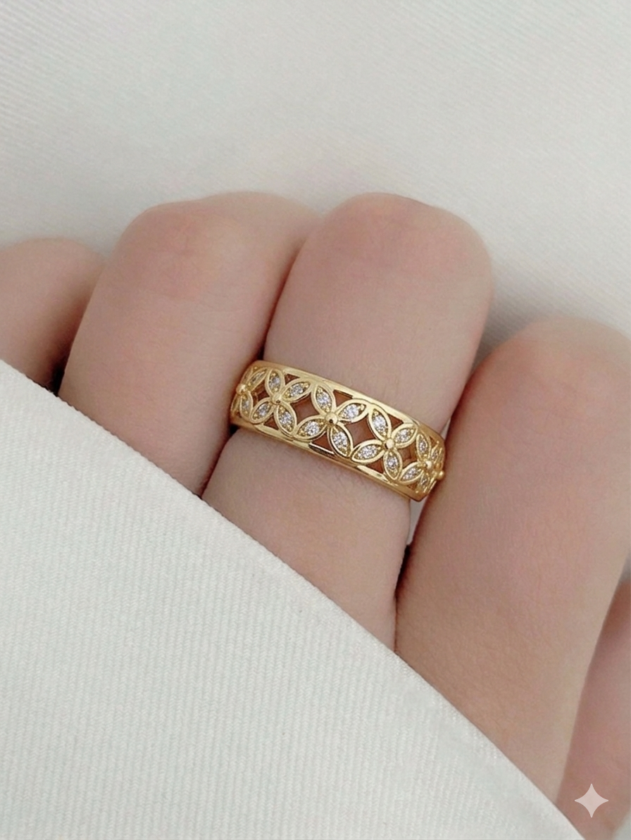 Lara Ring
