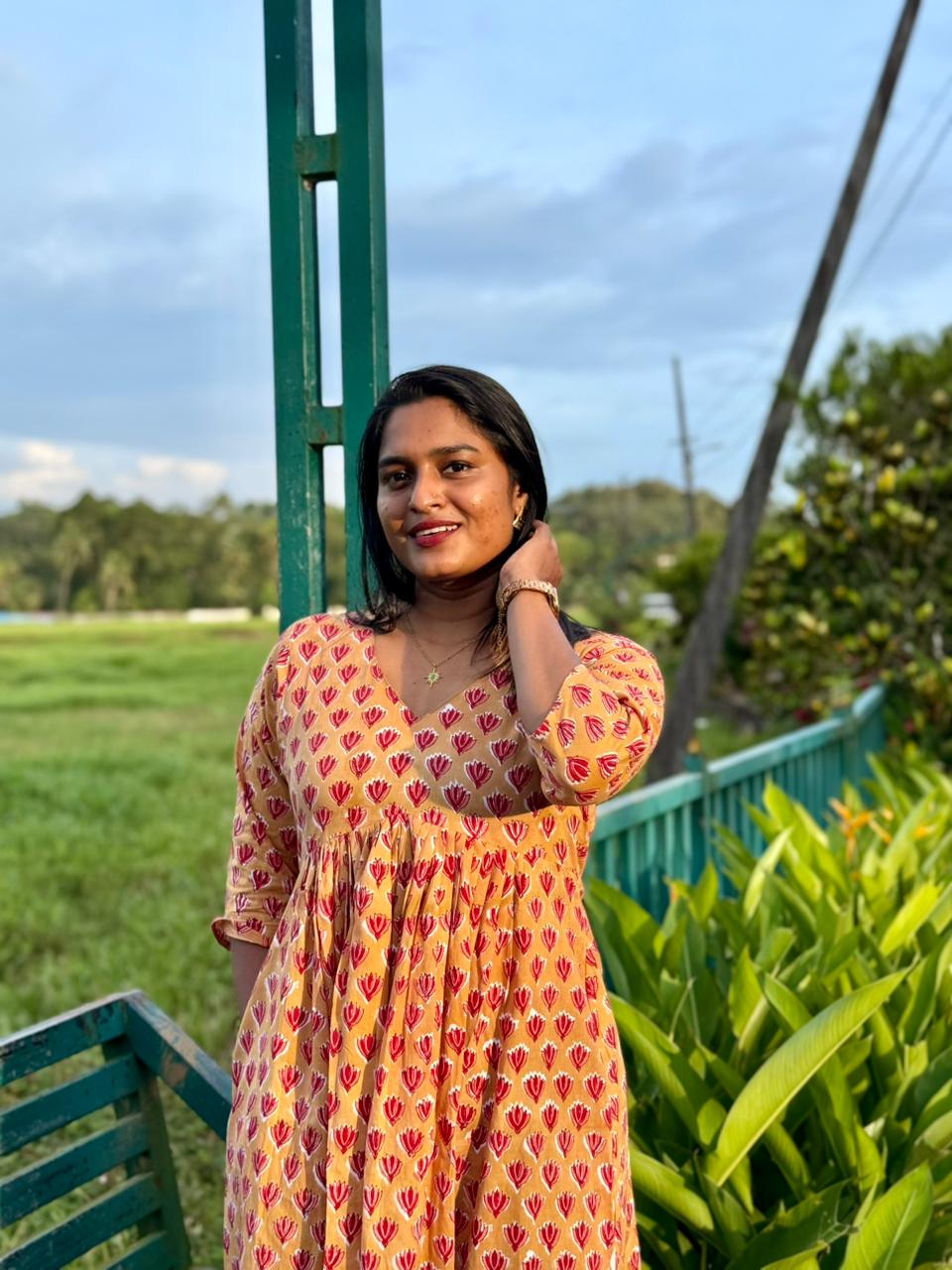Alia Cut Blossom
