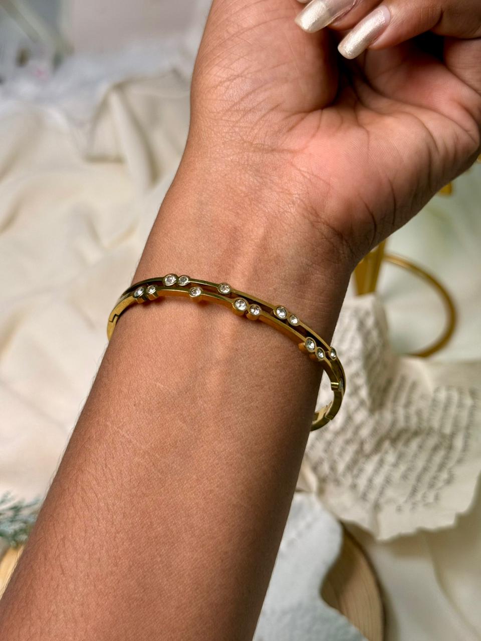 Double layer sparkle bangle