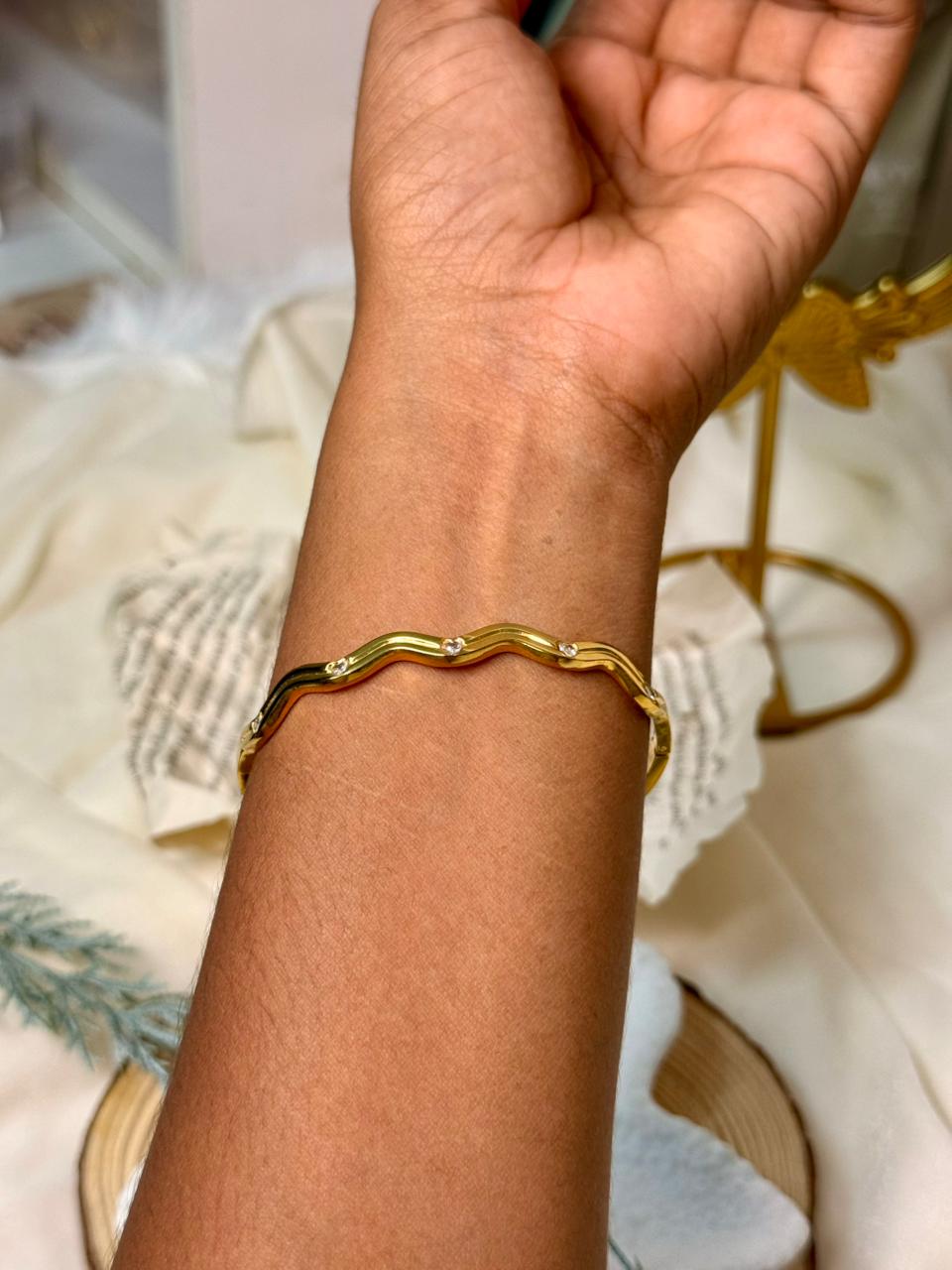 Wavy Sparkle Bangle