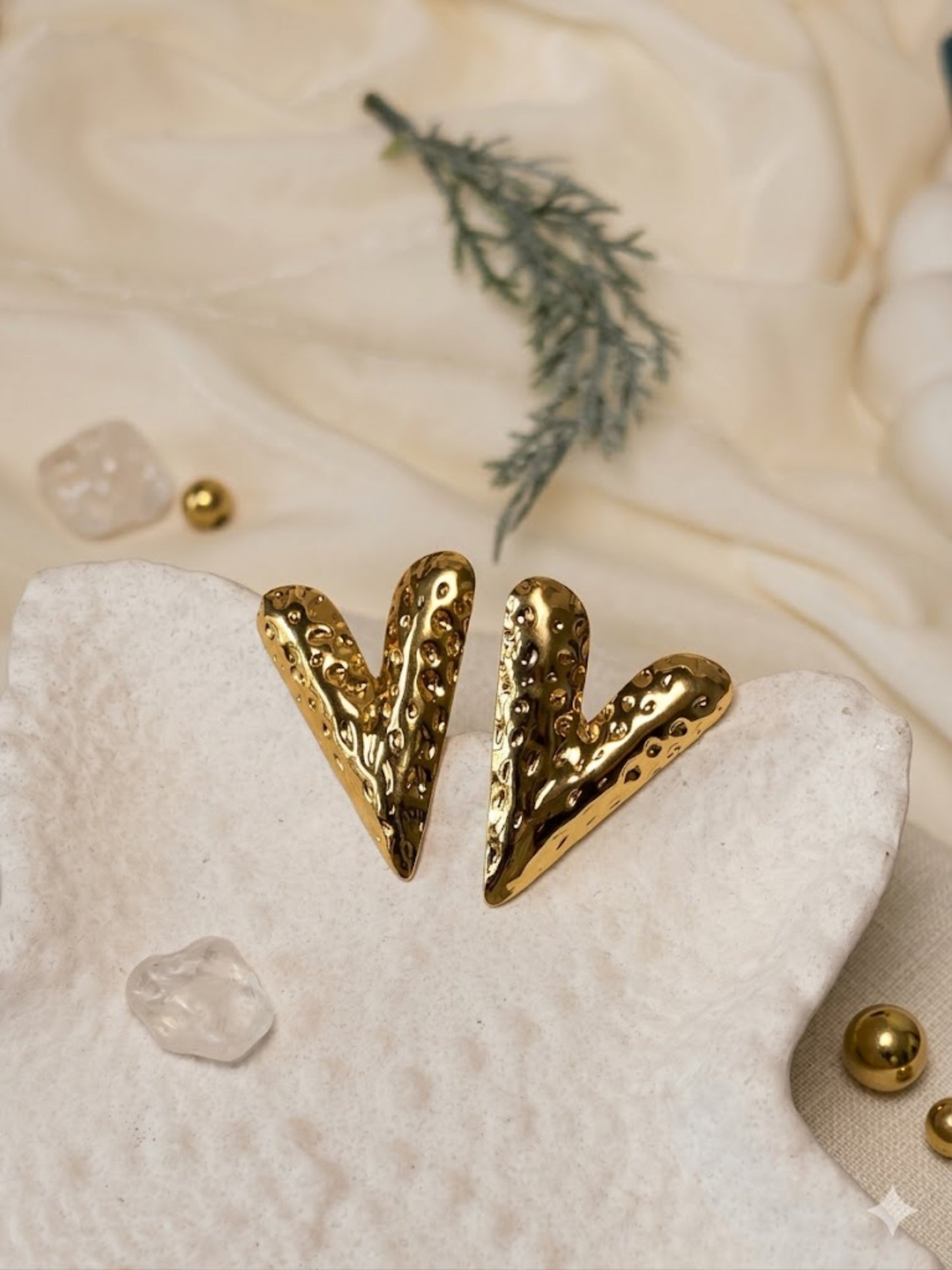V Shaped 3D Stud